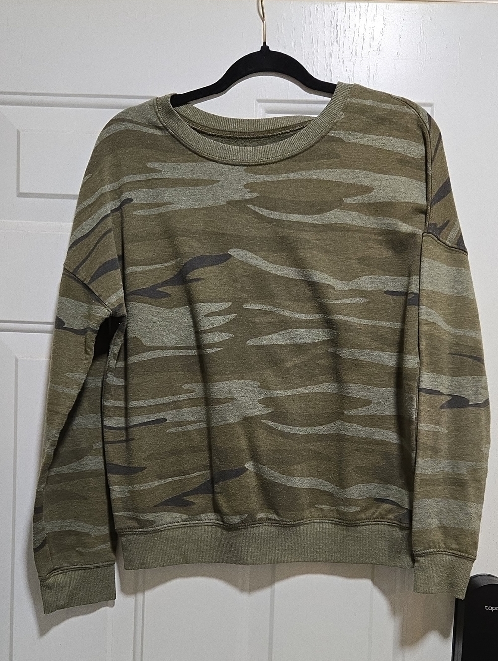 Zoe + Liv Womens Olive and Dark Green Camo Crewneck Sweater